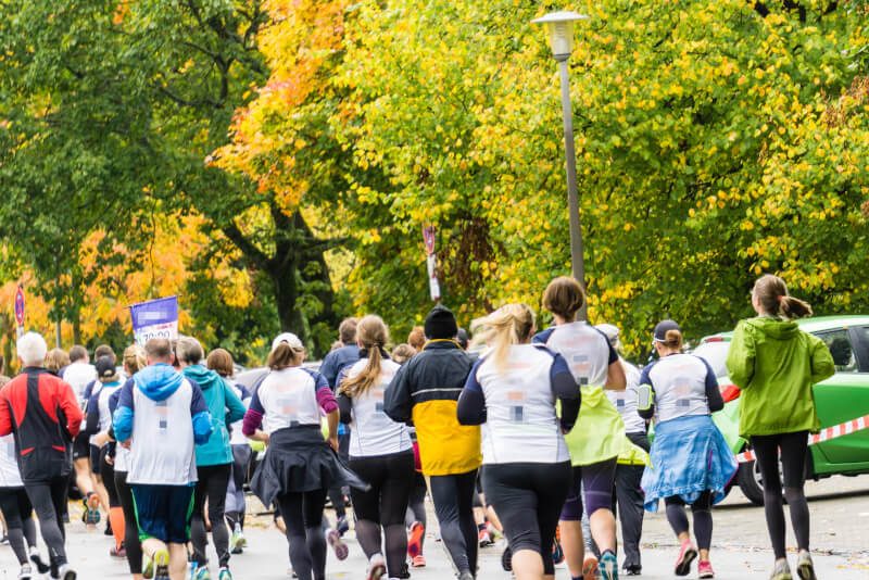 Gruppe von Menschen beim Joggen