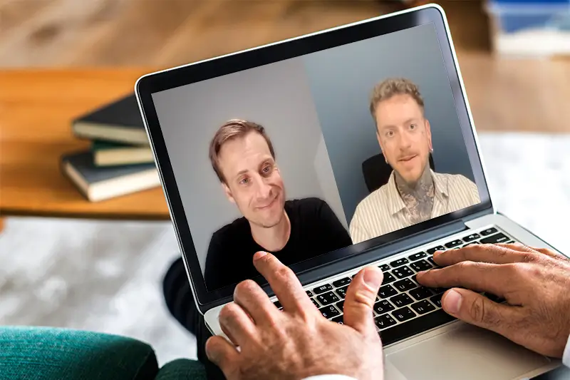 Ansicht eines Laptops mit der Podcastaufnahme von Kenjo und pxtra